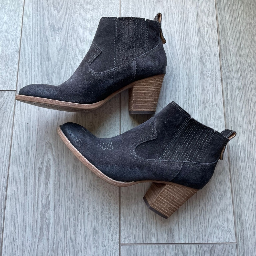 Dolce Vita Gray Suede Booties with Heel 7.5